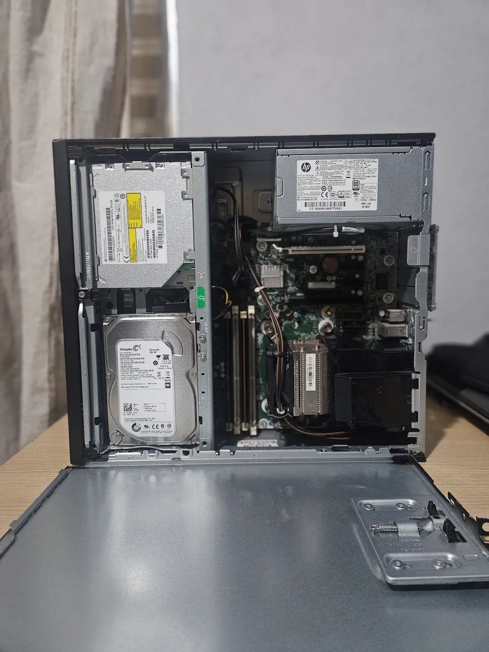 CPU Hp Elitedesk AMD 4GB Ram 250GB HD - Foto 4