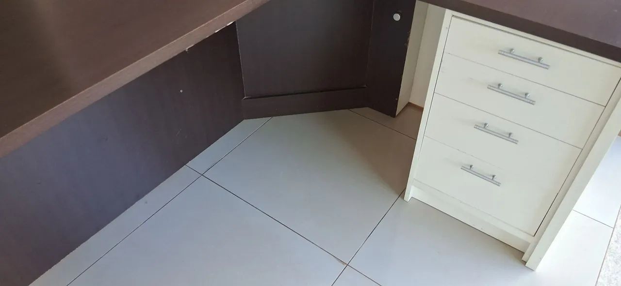 Três mesas escritório em L conservada  - Foto 2