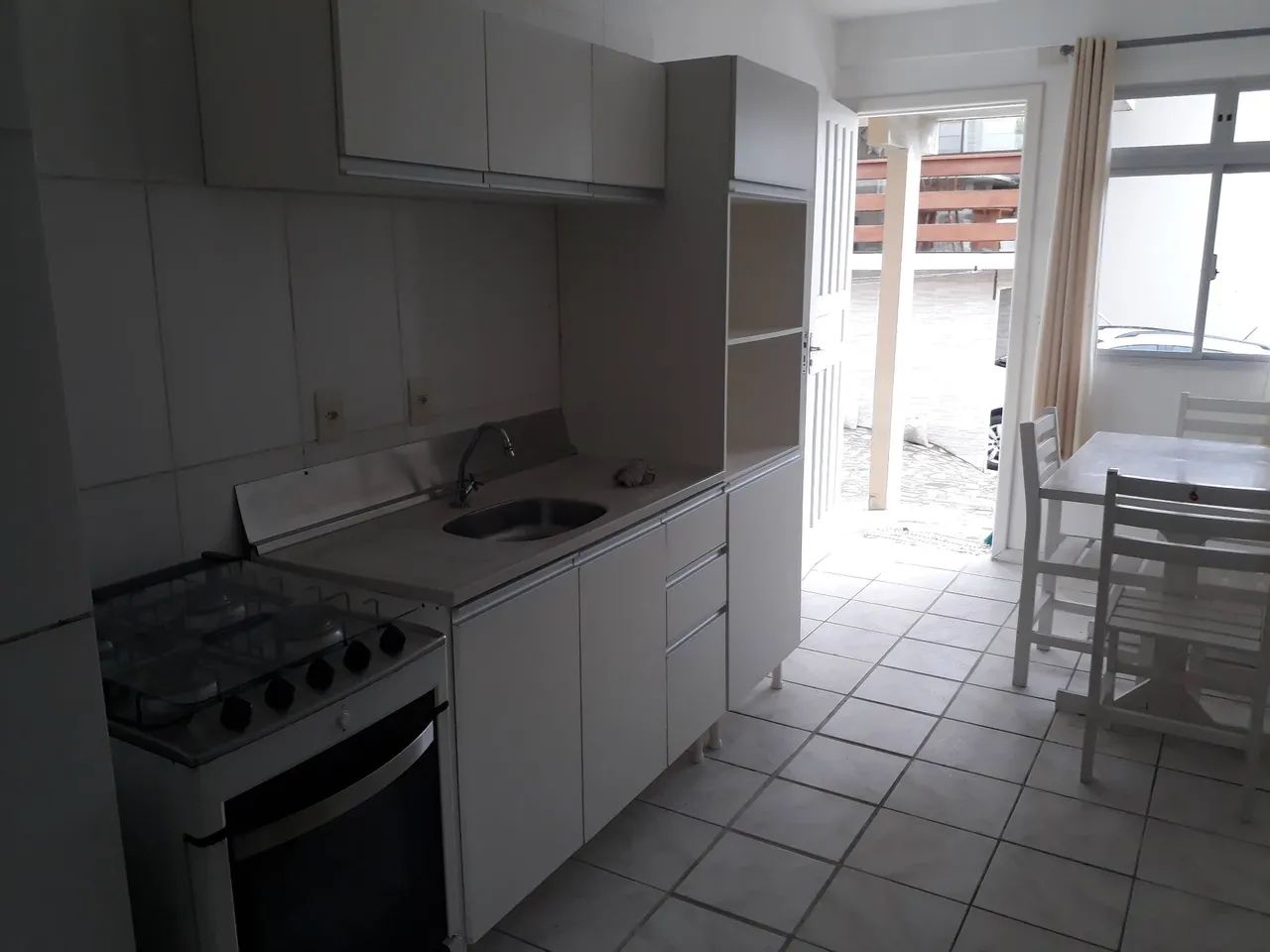 kitnet mobiliada p/ até 2 adultos em Capoeiras  - Foto 2