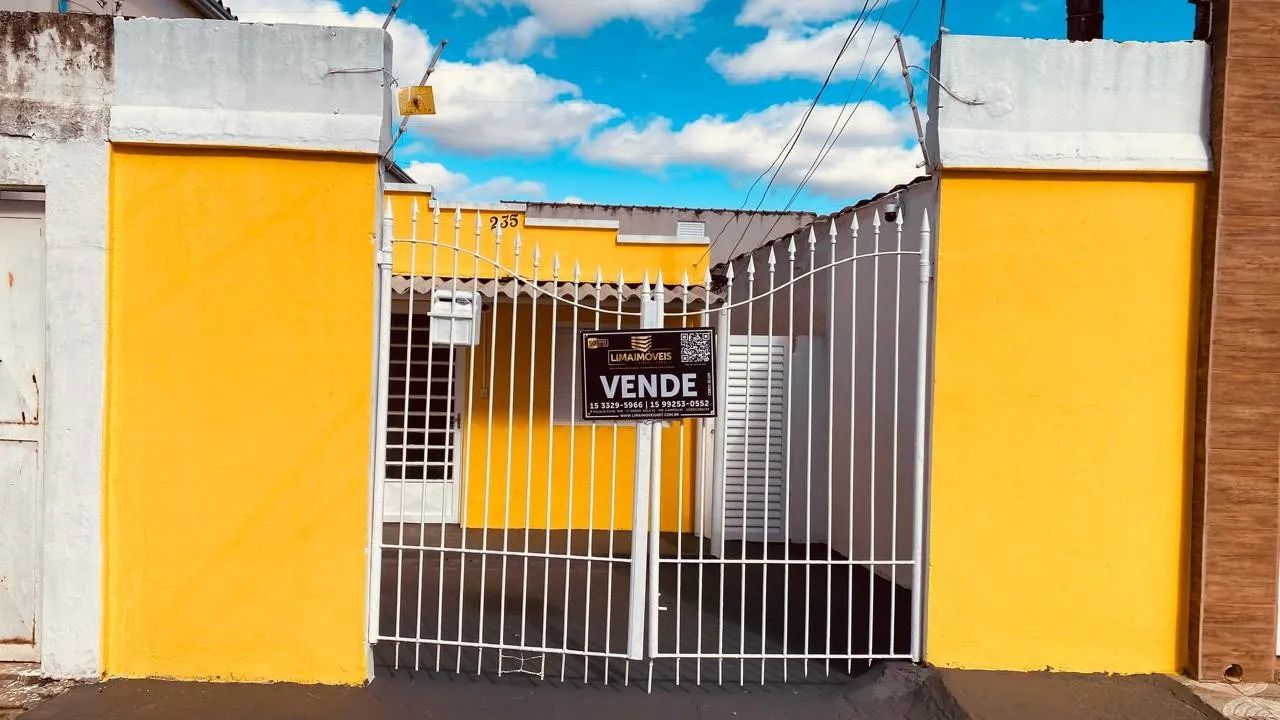 Casa à Venda com Quintal e Garagem na Vila Haro  Sorocaba