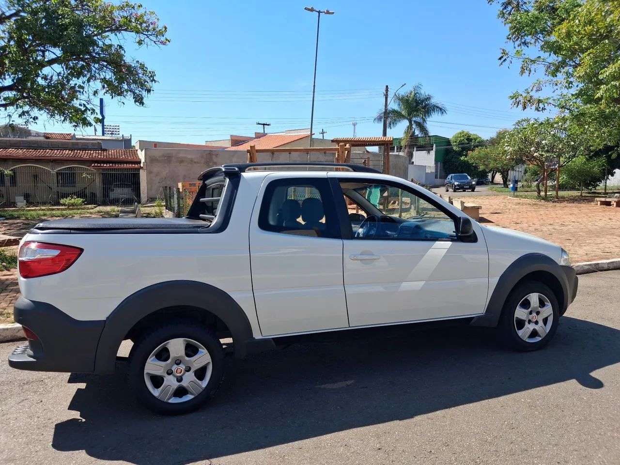 Fiat Strada Working Hard 1.4 Fire Flex 8V CD 2017 - Foto 4