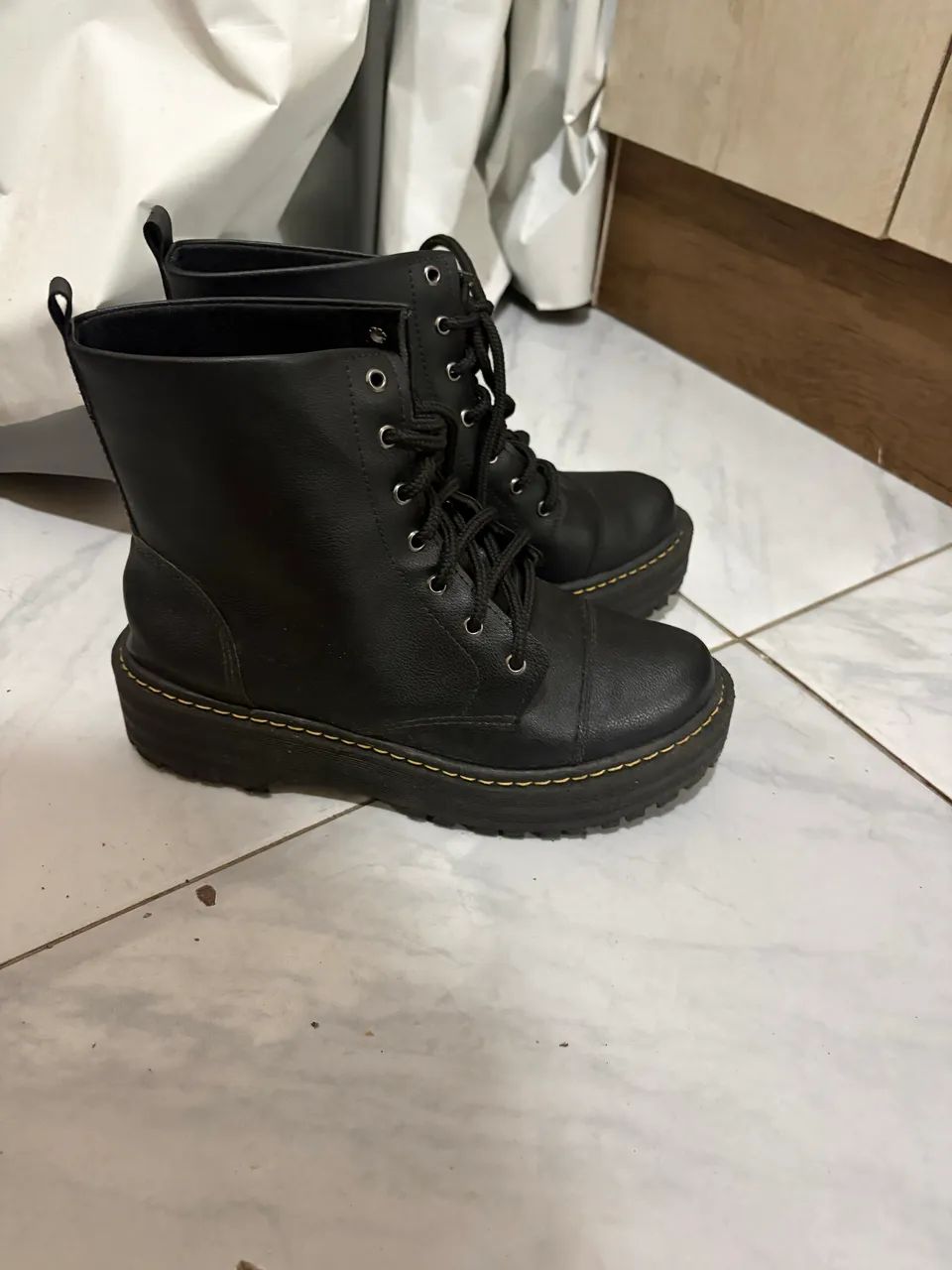 Vendo coturno preto de plataforma  - Foto 3