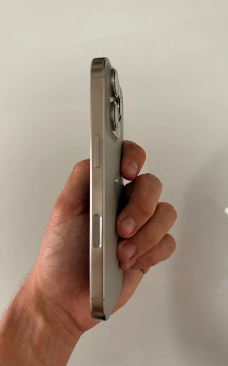iPhone 16 pro 128 GB - Foto 3