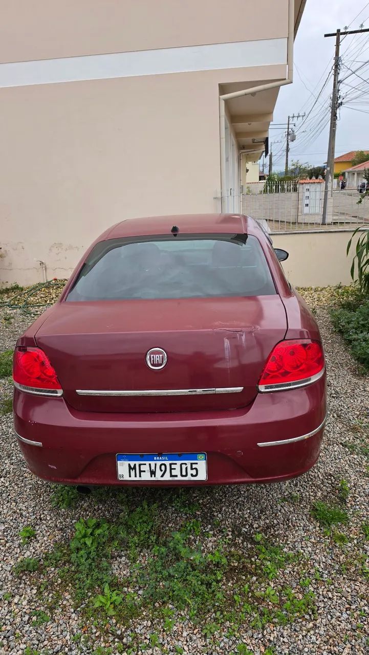 Fiat Linea Absolute 1.9/1.8 Flex Dualogic 4P 2010 - Foto 3