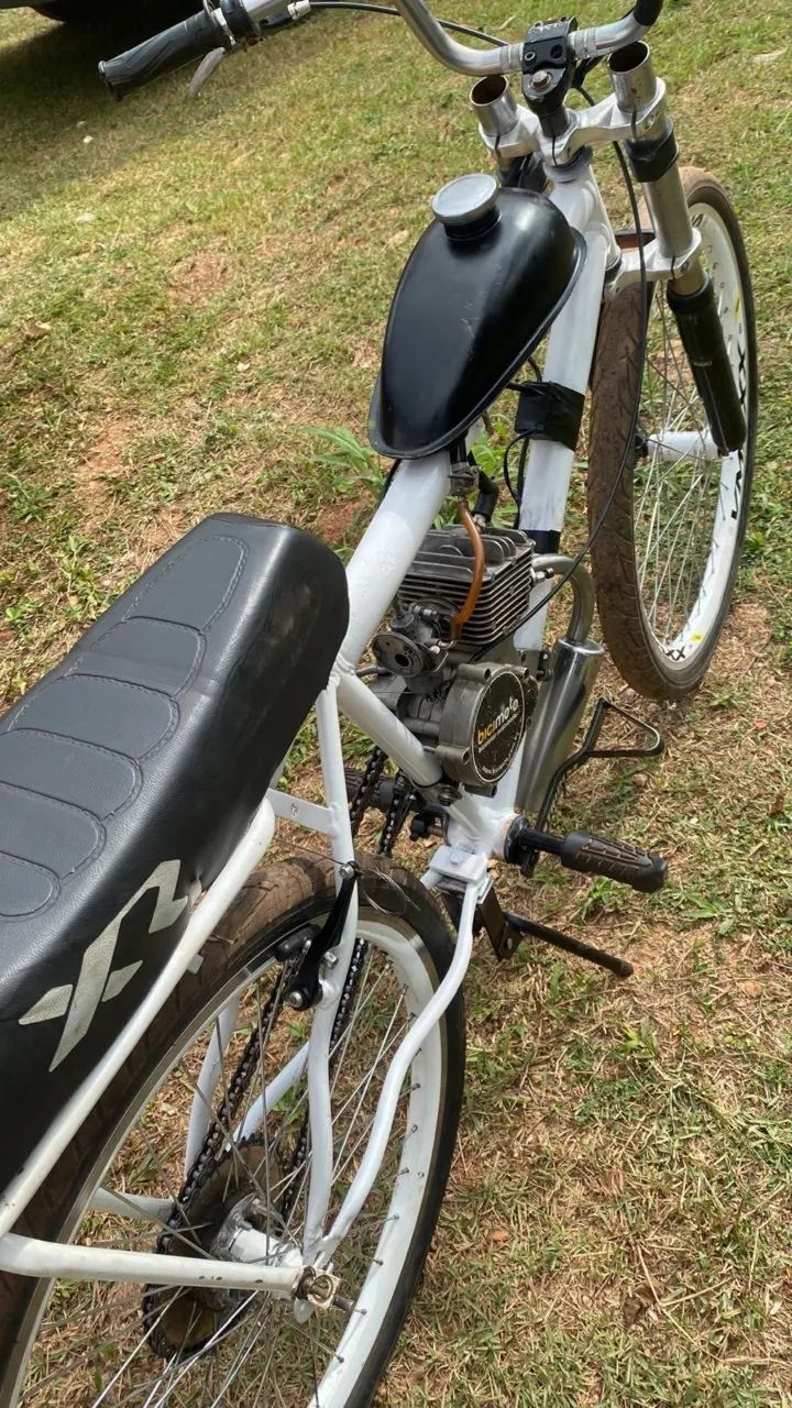 Vende-se essa motorizada, motor 100cc - Foto 4