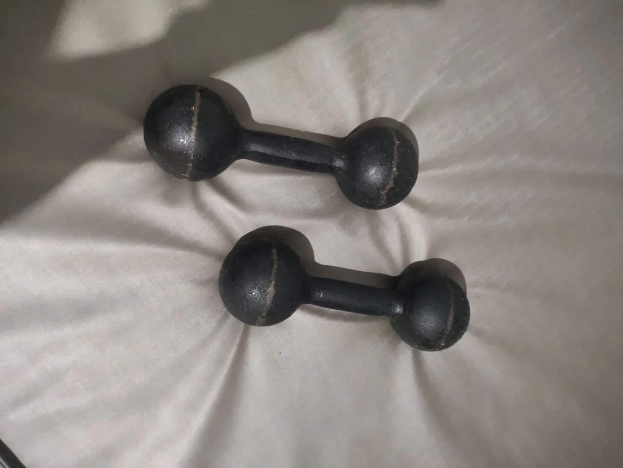 VENDO PAR DE HALTERES 5kg CADA 