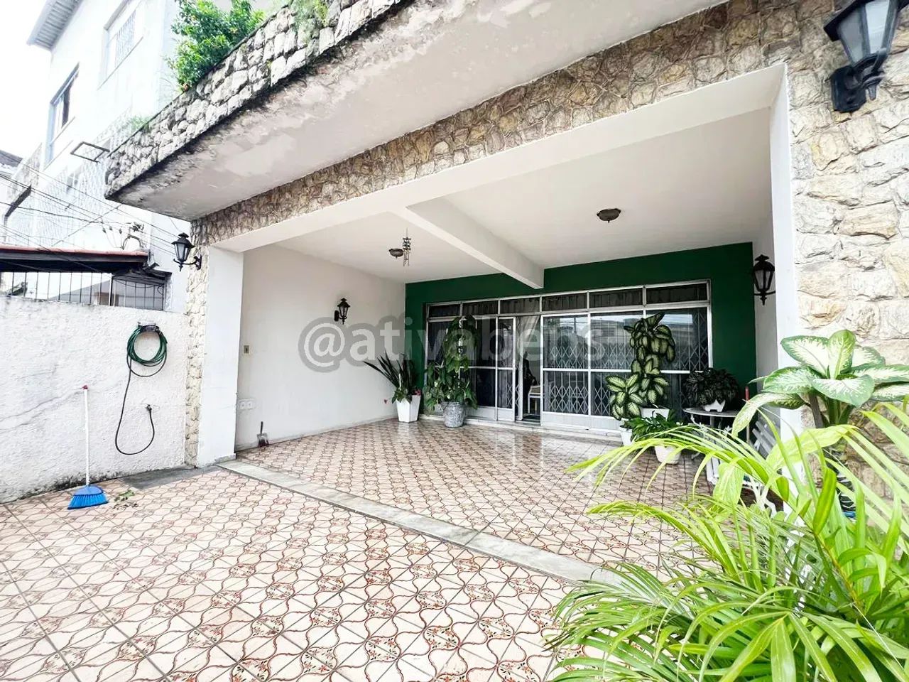 Casa Triplex com 03 Suítes Garagem e Terraõ em Irajá - Foto 2