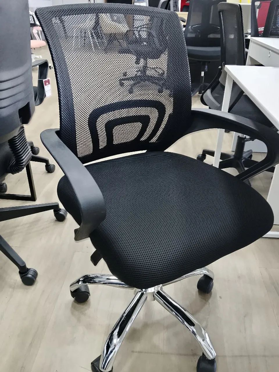 Mesa e cadeira de escritório  - Foto 2