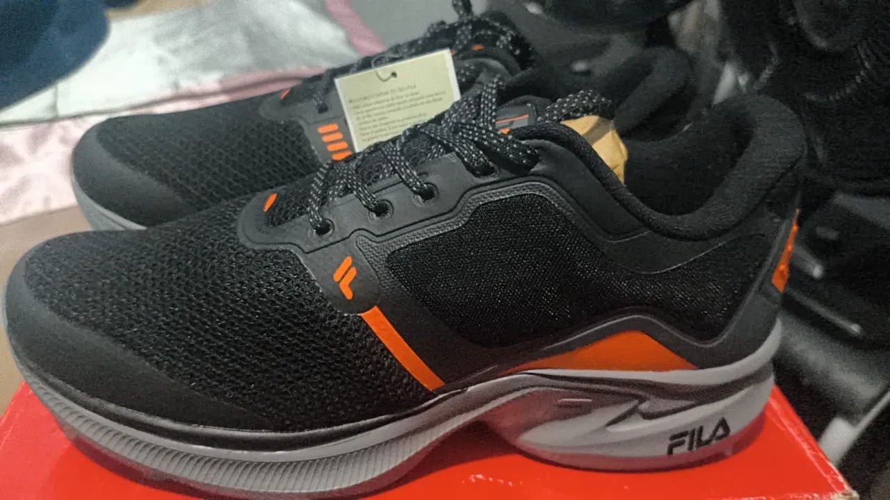 Tênis Fila Preto é laranja  - Foto 2