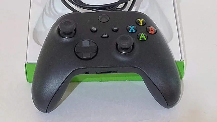 Controle Original Xbox Wireless com Cabon Black USB-C + Caixa funcionando - Foto 2