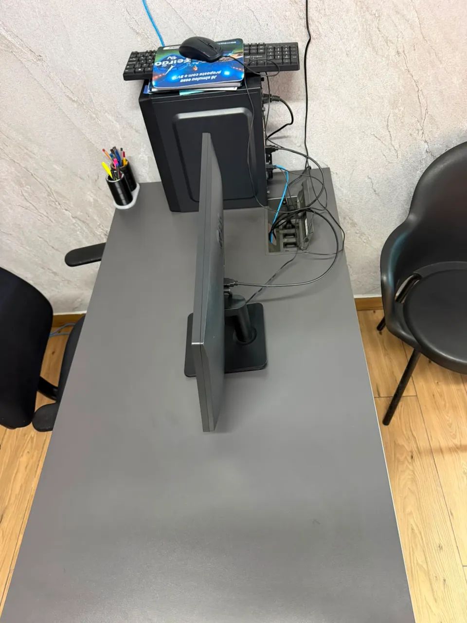Mesa de Ferro com tomada  - Foto 2