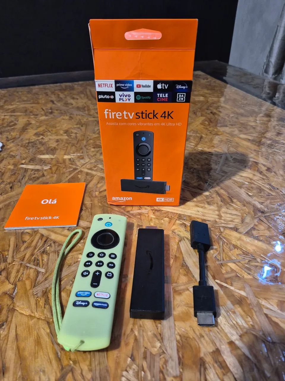 Fire tv stick 4K - Amazon (com capa de controle)