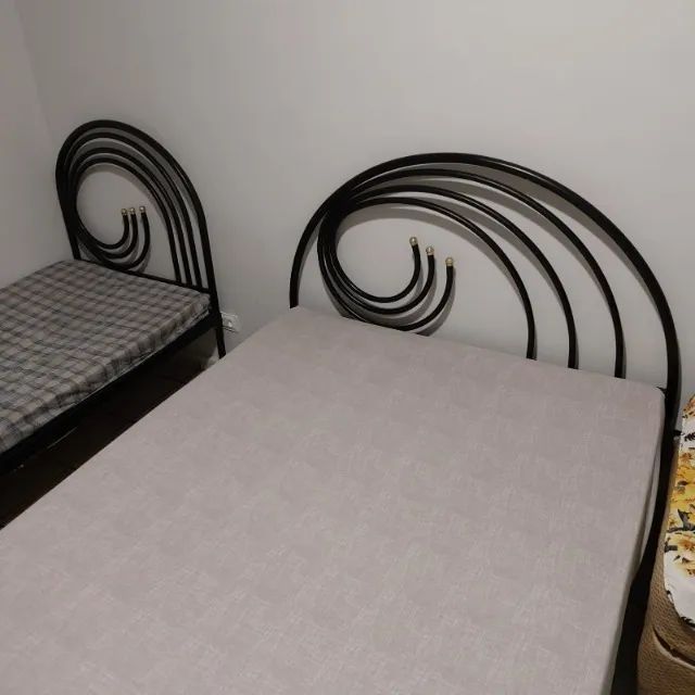 Cama de casal e cama de solteiro para venda