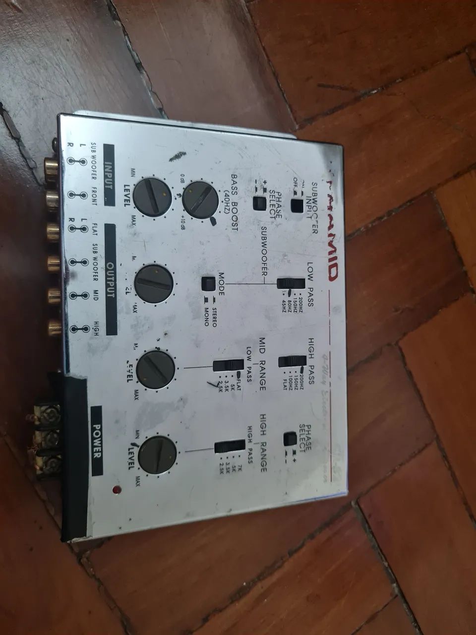Crossover Piramid CR 82
