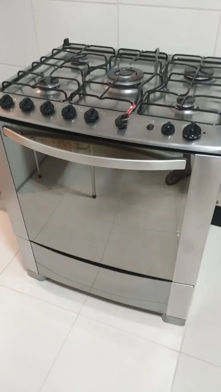 Fogão bem conservado 