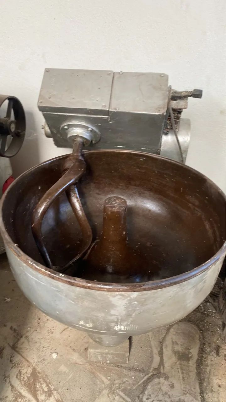 Vendo 3 amassadeira de pão barato 