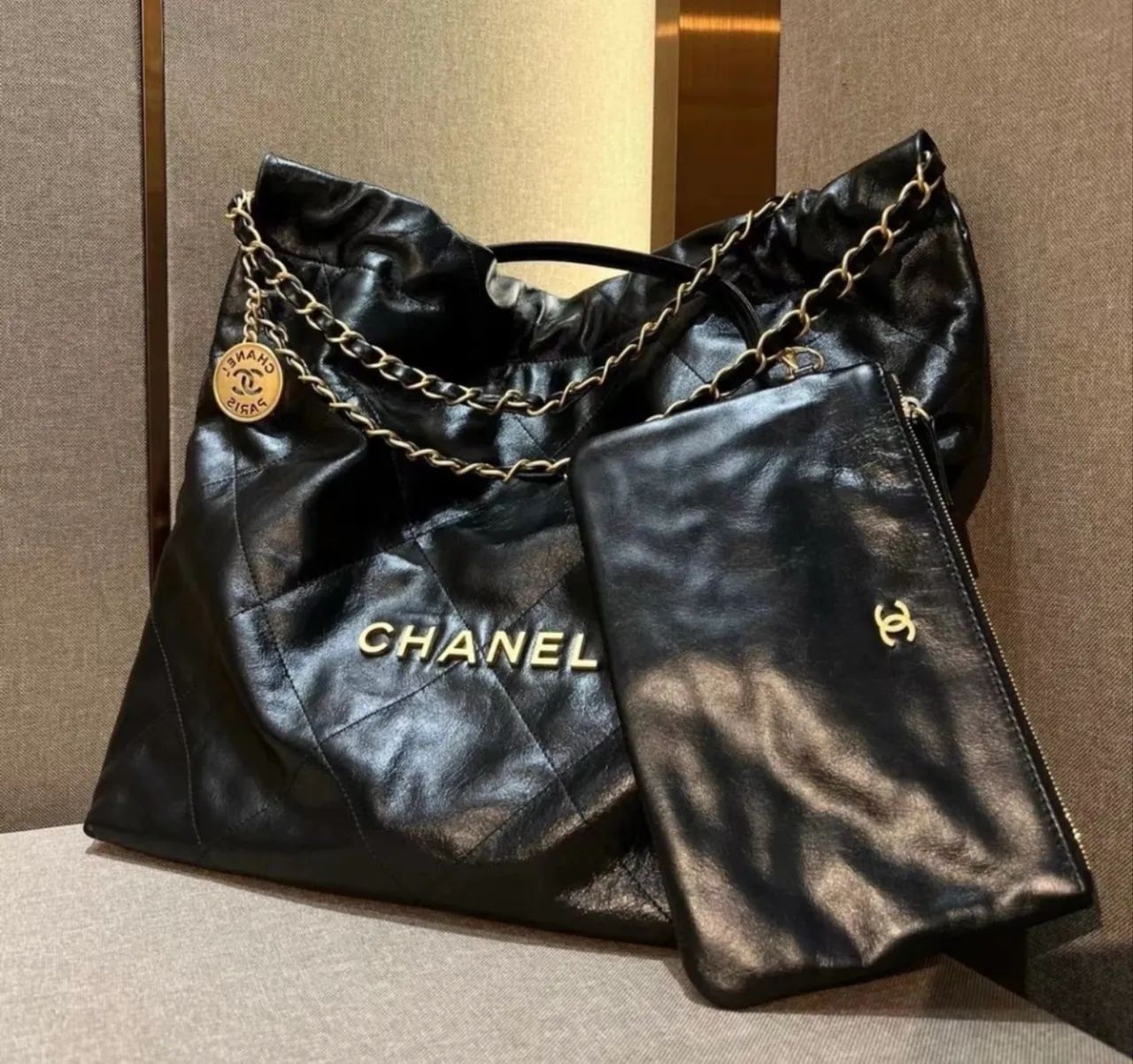 Chanel - 22 Couro Matelassê - 39cm - Beleza e Cuidados Pessoais