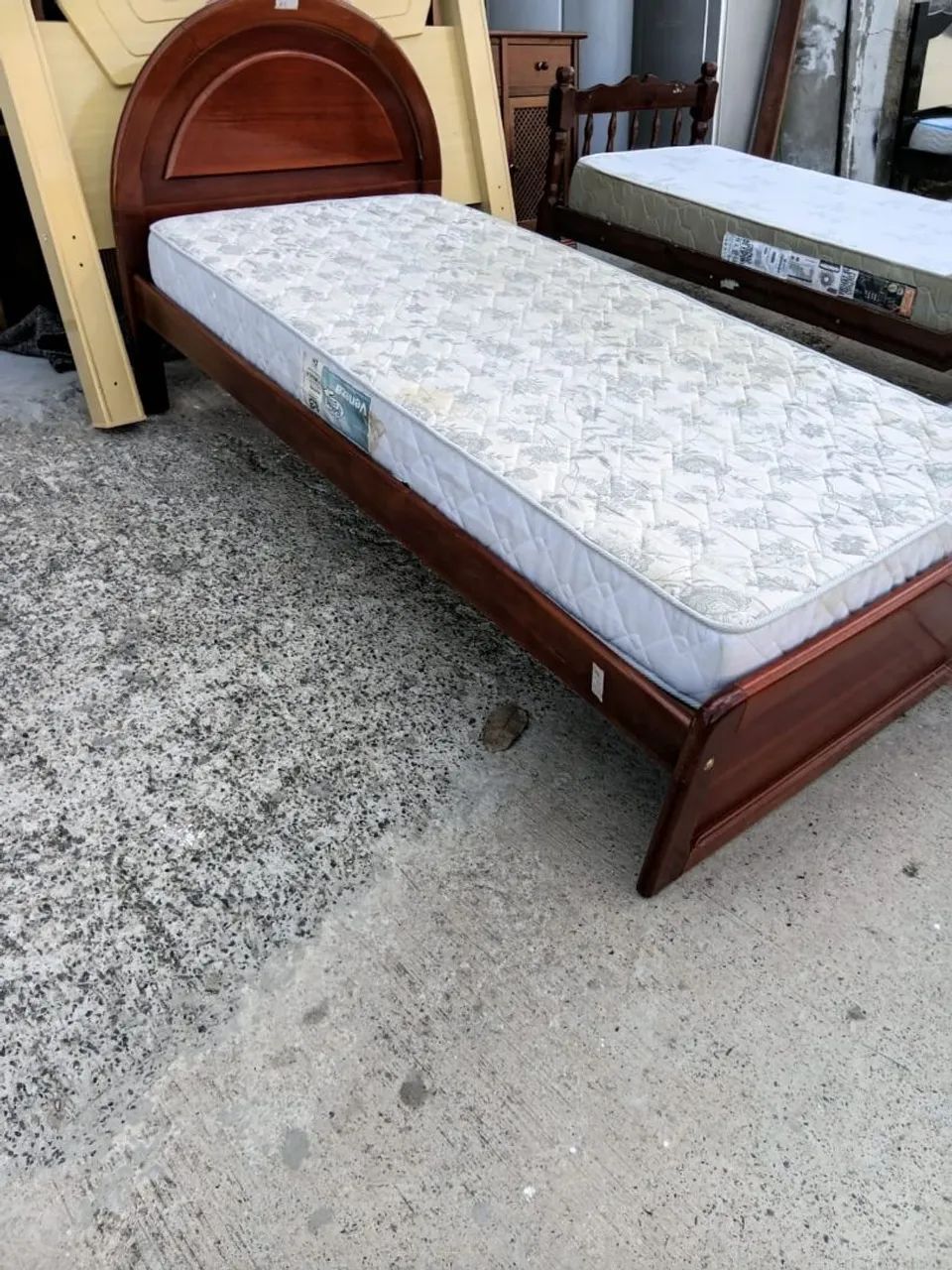 Cama col colchão - Aceito Oferta - Foto 2