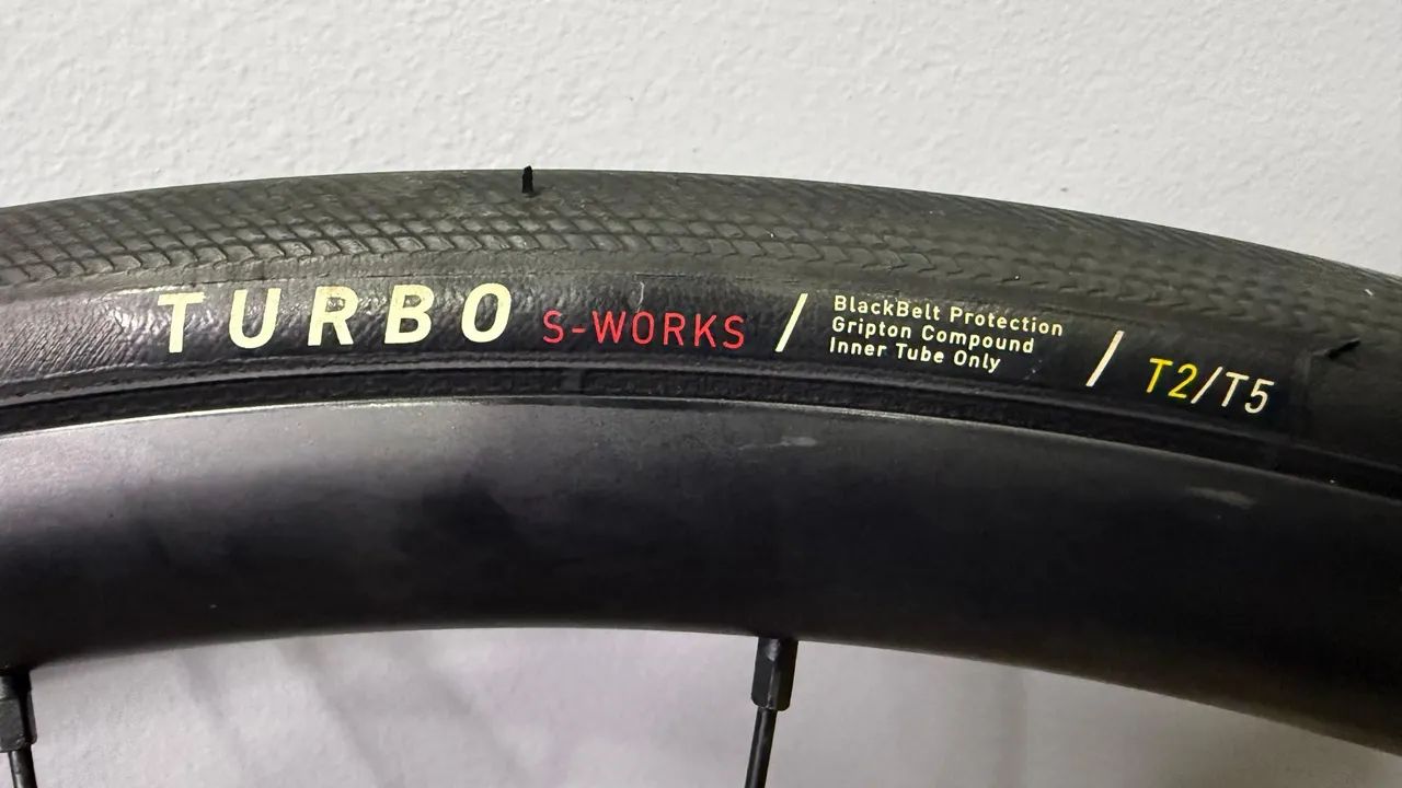 Rodas Dt swiss r470db disc + Pneu - Foto 3