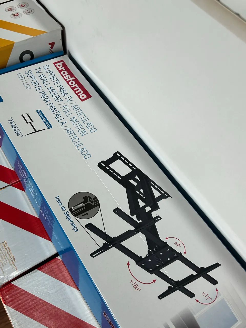 Suporte de Tv Brasforma 80 / 85 / 98 e 100 Polegadas - Braço Duplo - Até 60Kg 