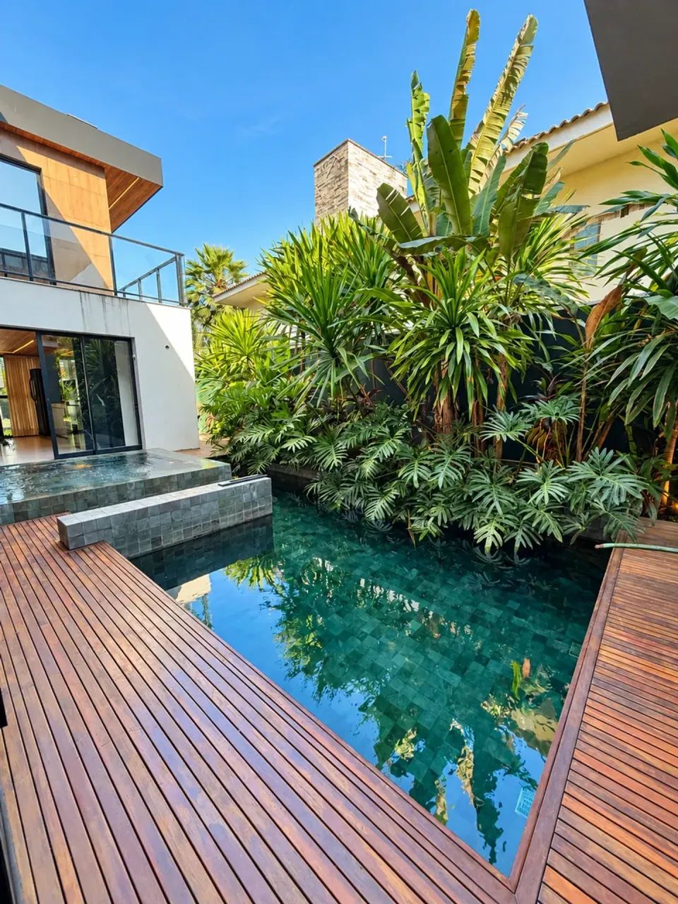 Casa moderna à venda no Alphaville Eusébio