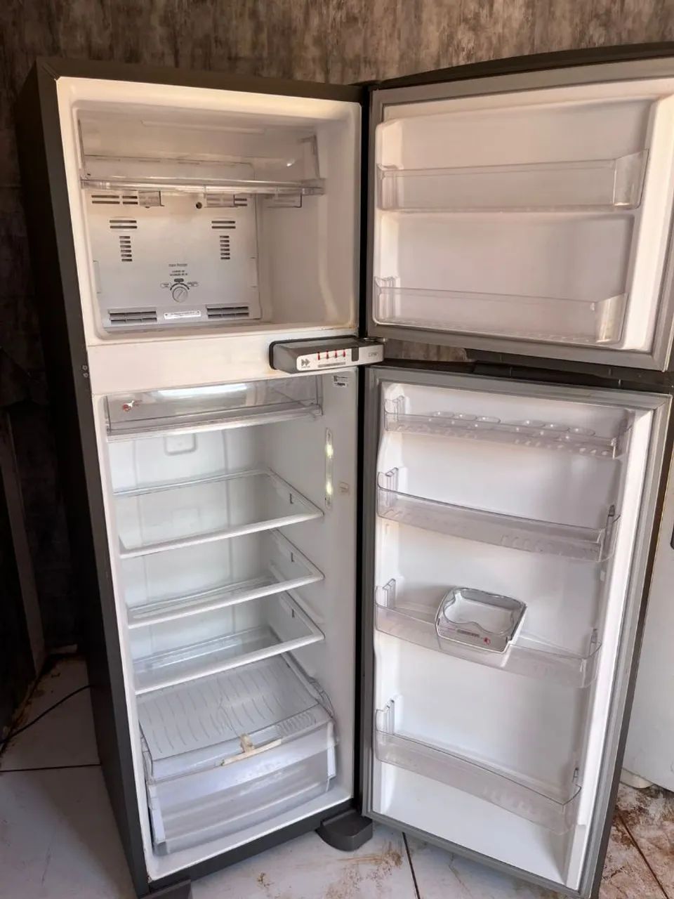 Perfeita Inox Apenas 2 anos de uso - Geladeiras e Freezers