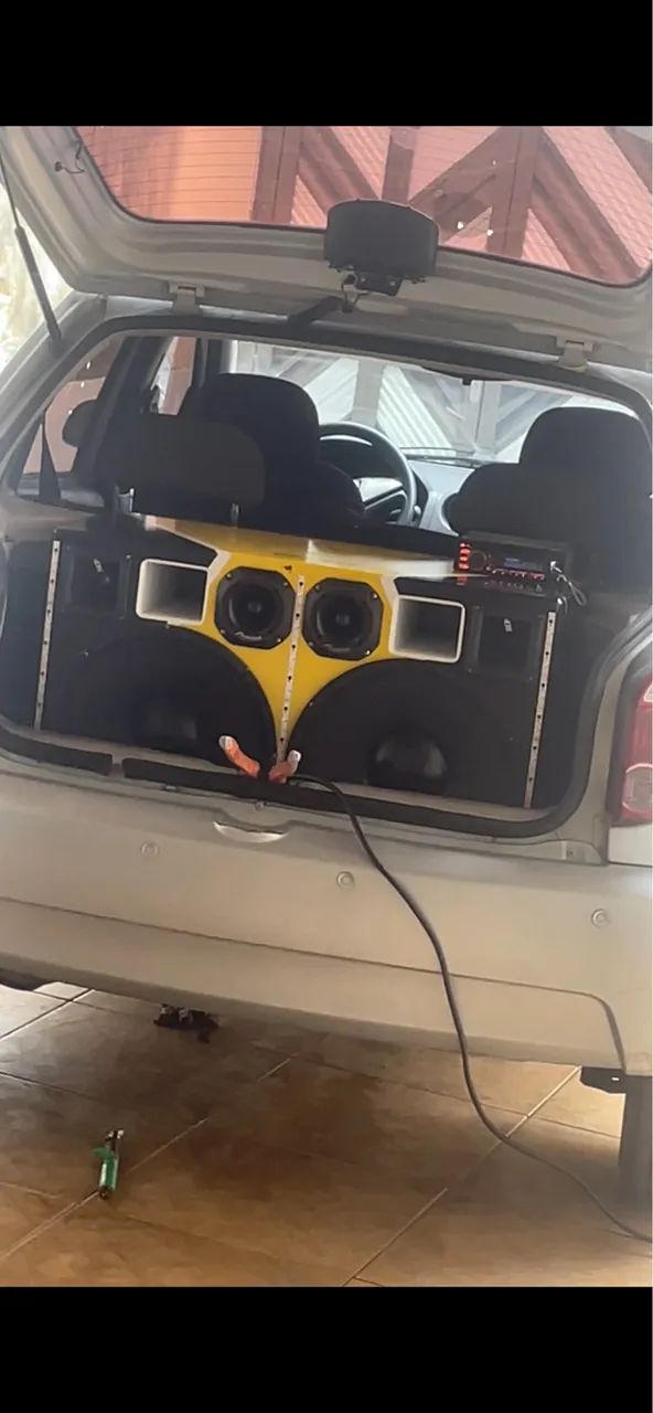 Vendo a caixa com 2 cornetas, 2 twites e dois graves de 15 WPU de 600  - Foto 2