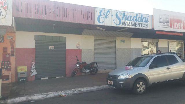 Salas Comerciais na Av. Antonio Moreira