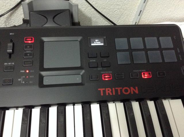Teclado sintetizador Korg Tacktile Triton