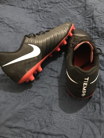 Chuteira Nike Tiempo