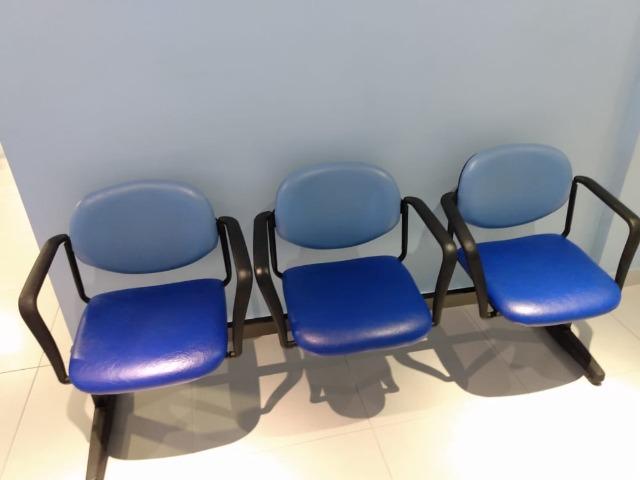 Longarinas para consultório - Foto 4
