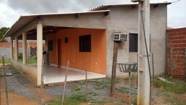 ALUGO por 400 ,VENDO 70 ou TROCO por (NO DIST DA GUIA) por casa em cuiaba