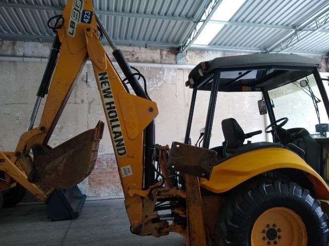Retroescavadeira New Holland Lb90 4x2 Ano 1010 - Foto 4