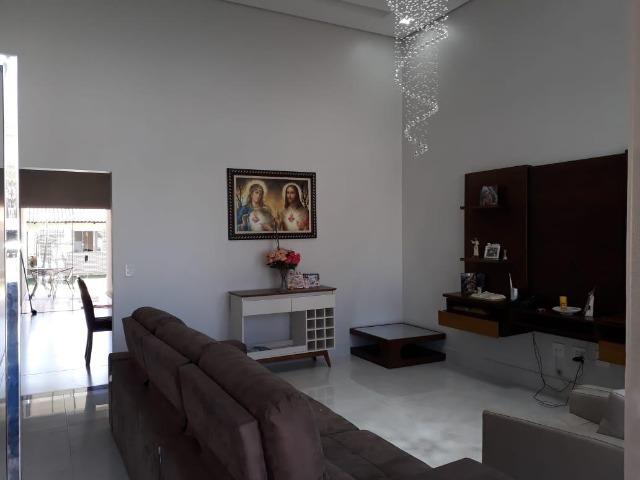Alto padrão! Moderna! 03 suítes, lote 800m², churrasqueira!
