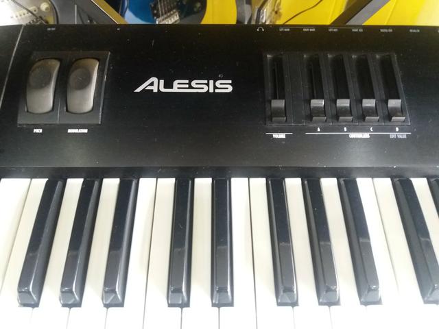 Teclado Arranjador alesis QS7 - Foto 3