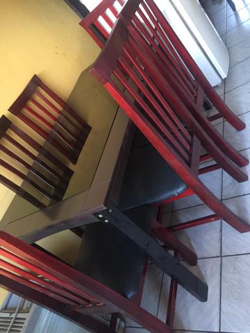 Vendo mesa de Vidro 6 cadeiras