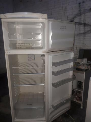 Geladeira Duplex Continental 350 Litros - Foto 2