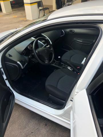 Peugeot 207 Active 1.4 Hatch 2014 - Foto 4