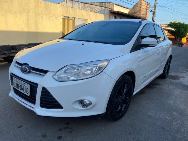 FOCUS 2.0 AUTOMÁTICO 2014 . CARRO BEM CONSERVADO SEM DETALHES