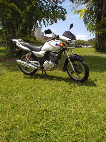 MOTO SUZUKI GSR 125