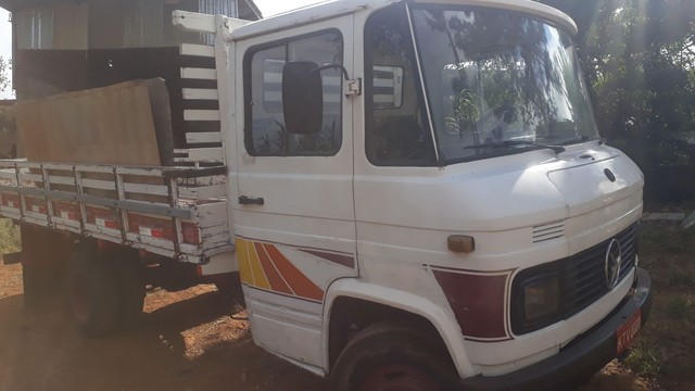 CAMINHAO 608 ANO 77