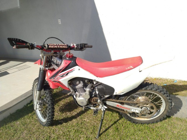 MOTO DE TRILHA CRF230