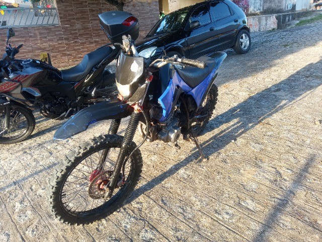 MOTO DE TRILHA