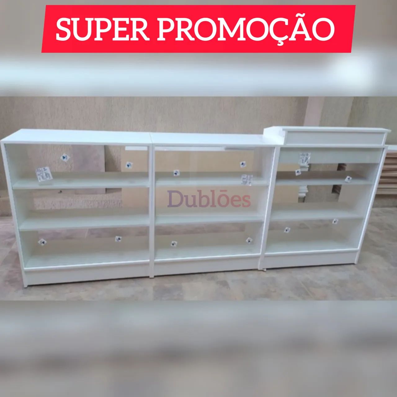 Balcão. Vitrine com caixa promoção da semana 