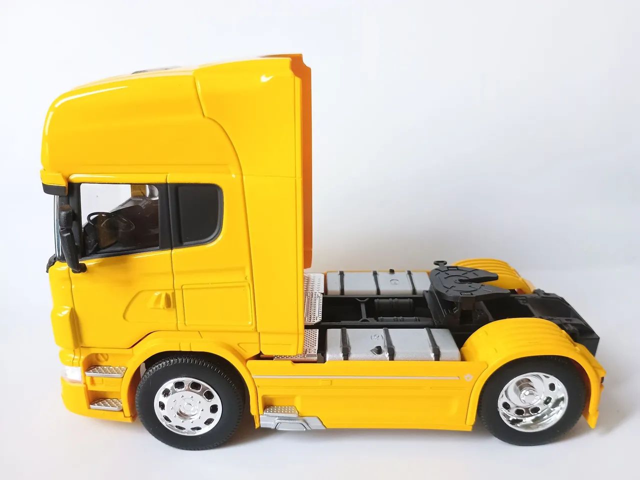 Caminhão Scania V8 Welly 