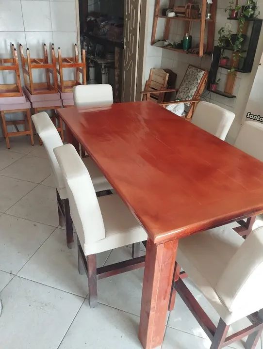 Mesa de Jantar de Madeira Maciça