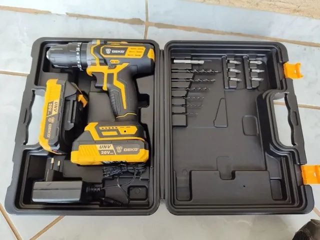 Parafusadeira Furadeira de Impacto 3/8 Pol. 20V com 2 Baterias 1.5AH Lí-íon DEKO retirada