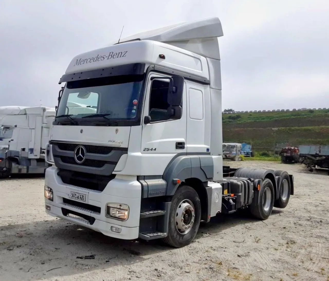 MB Axor 2544 ano 2022, 6x2, com 45.600 Km, Bug leve, em SP