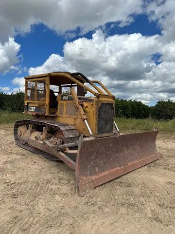 Trator de esteira Cat D6D