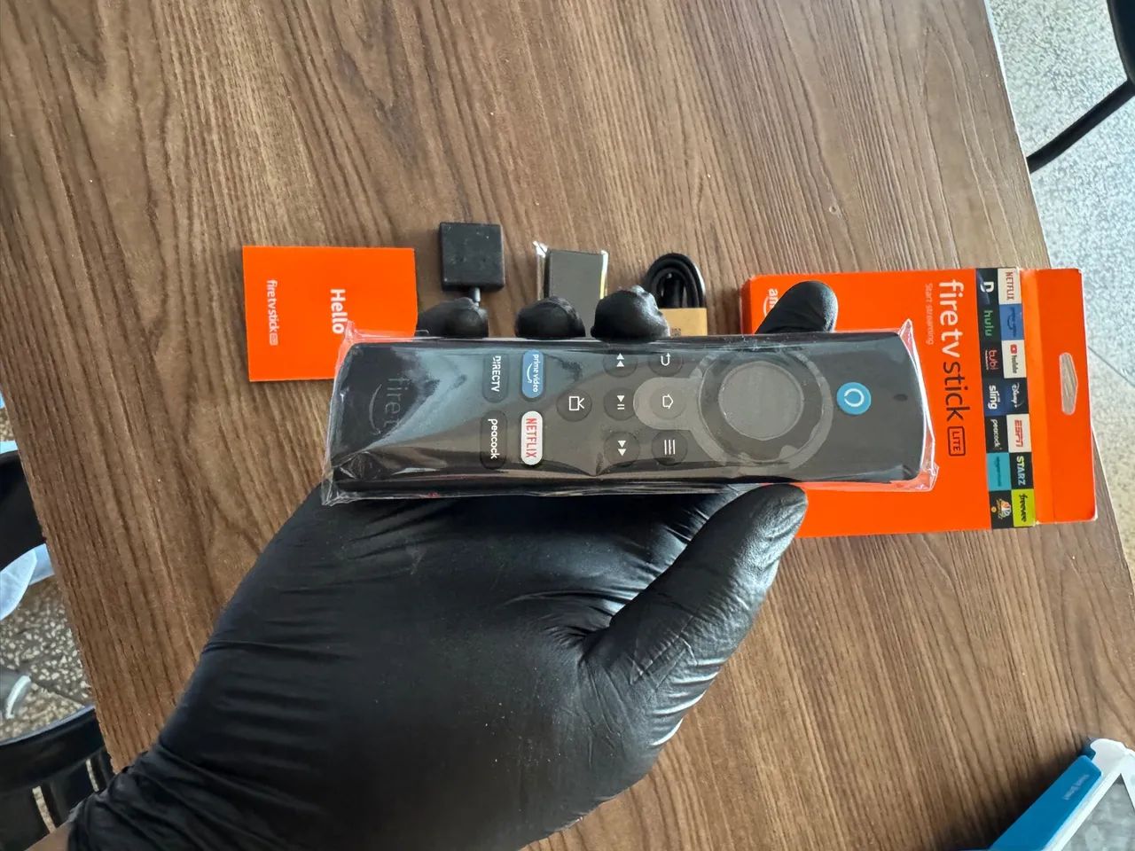 Fire TV Stick Lite com Alexa- Deixe sua Tv Smart - Foto 4